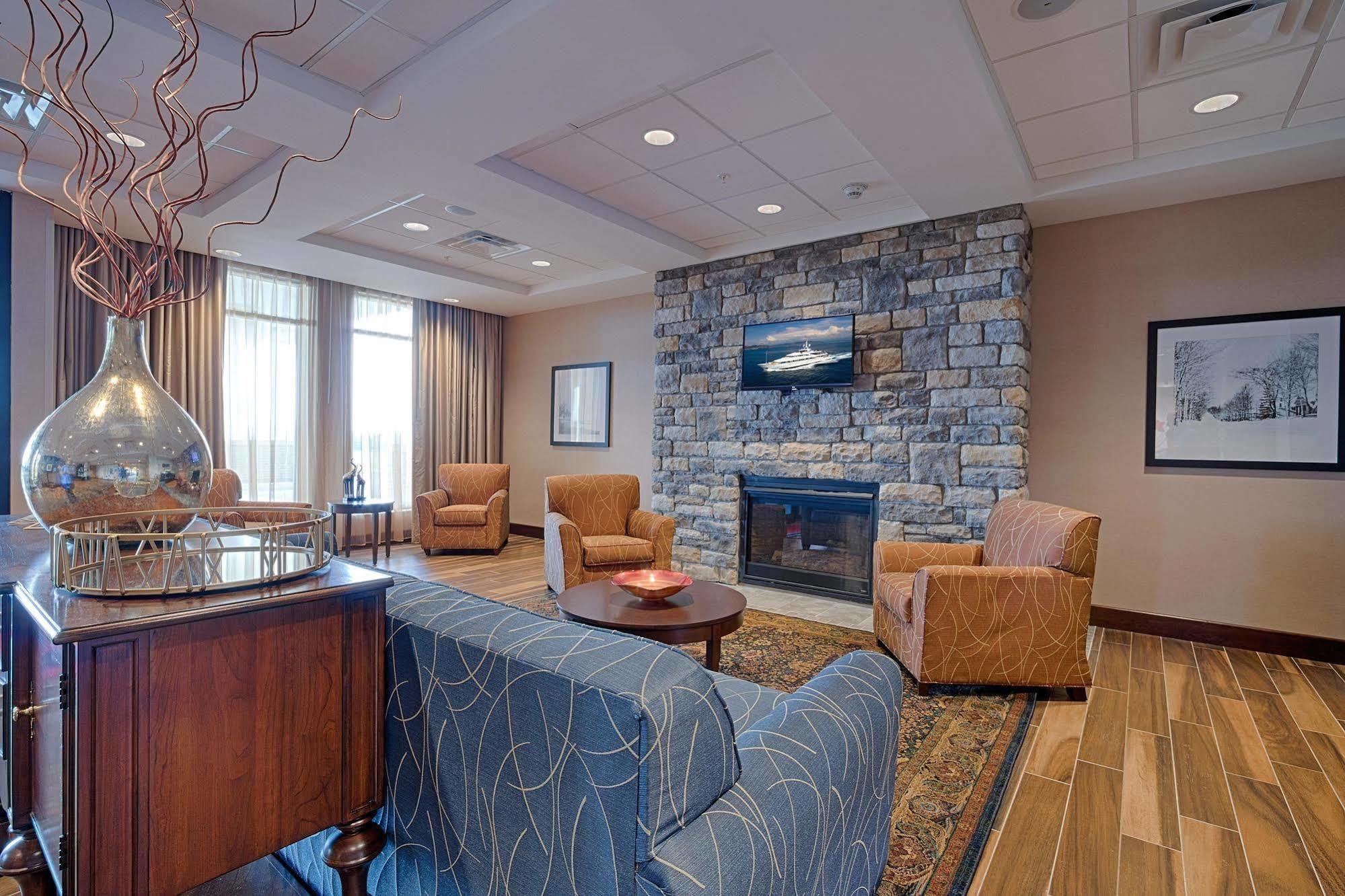 Hampton Inn & Suites Cazenovia, Ny Exterior photo